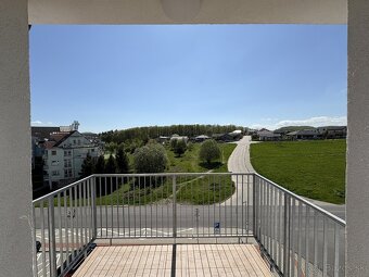 Už sa len nasťahovať - 3i byt a vonkaj. park. ZDARMA - 7