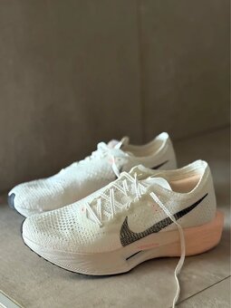 Bežecké topánky Nike Vaporfly 3 / veľ 39 (25 cm) - 7