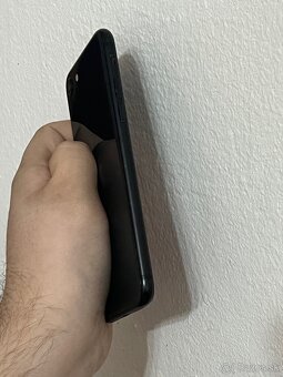 Dobrý deň Ponúkam na predaj iphone SE 2020 128GB Black - 7