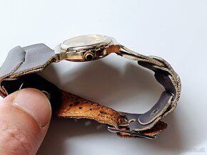 5 ks hodinky, vložene nove baterie a dobre funkčne - 7