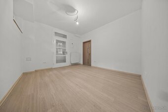 Prenajmeme štýlové kancelárie vo vile so záhradou v BA I. - 7