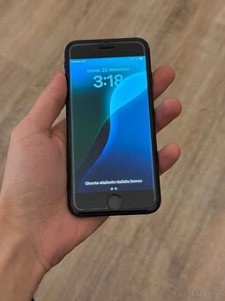 iPhone SE 2020 Black - 7