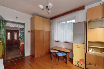 5,5 izbový starší rodinný dom na predaj - Valaská Dubová - R - 7
