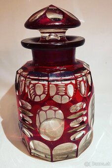 Karafa ,rubínové sklo. - 7
