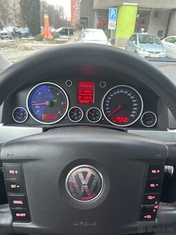 VW Touareg 3.0tdi - 7