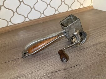 Retro kuchynské pomôcky - 7