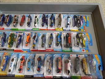 Hot wheels 2 - 7