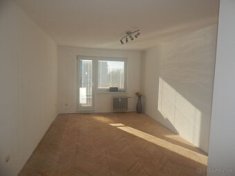 SPEKTRUM REALITY- Na Predaj 2.5 -izbový byt, 56 m2, okres Pr - 7