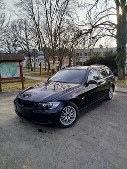 BMW 318d kombi E91, panoramatická strecha. - 7