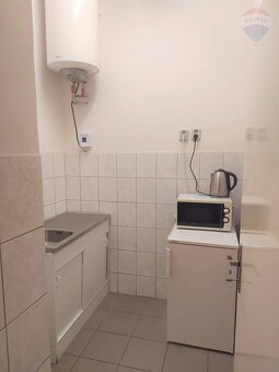 Prenájom 2x kancelárske priestory, 17,5 m2, Rybárska ul., Ni - 7