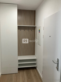 Nový 1 izbový byt 37 m2+ 4 m2 balkón, výťah + parking, Piešť - 7