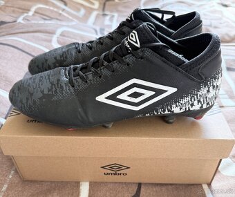 kopačky, halovky+chrániče na futbal za 20€ - 7