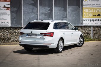 Superb 3 Combi 2.0 TDI DSG Style, Webasto, Kessy, Bixenón - 7
