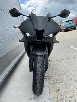 Honda CBR600RR model 2025 - 7
