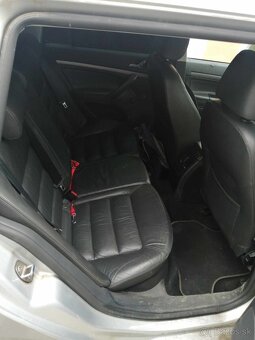 Škoda octavia 1.8TSI benzín - 7
