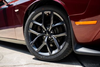 Dodge Challenger 5.7 V8 HEMI A/T 2019 - 7