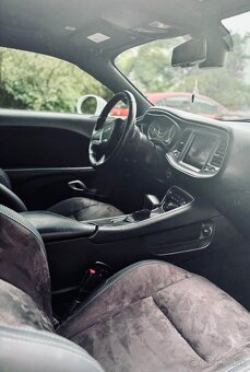 Dodge Challenger - 7