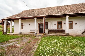 Dobová chalupa so zrekonštruovaným interiérom v tichej uličk - 7