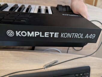predám Native Instruments Komplete Kontrol A49 - 7