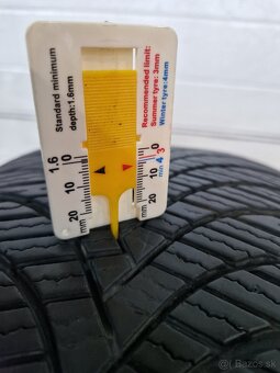 Predam celoročne pneu.225/40R19 93W - 7