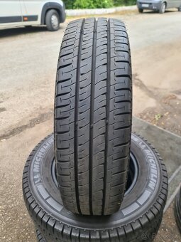 205/75 R16c michelin - 7
