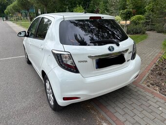 Toyota yaris hybrid - 7
