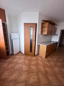 Prenájom 3 izbového bytu Medvedzie - 7
