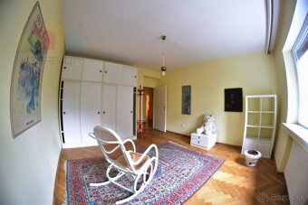 Na prenájom veľký 3,5 izbový byt s balkónom + KK, 118 m², ul - 7
