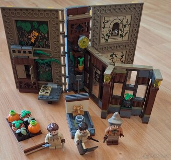 76384 LEGO Harry Potter Čarovné momenty z Rokfortu Hodina He - 7