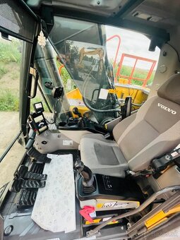 Pásové rypadlo Volvo EC220EL - 7