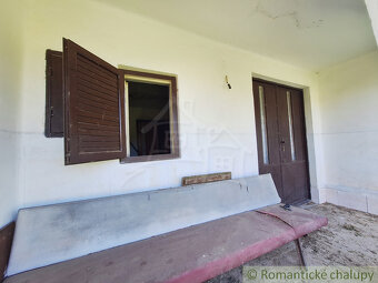 Poschodová chatka s vinohradom v malebnej dedinke Modrany - 7