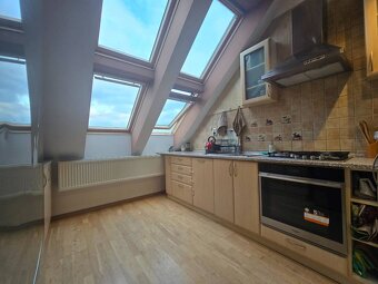 5 izbový podkrovný byt s parkovacím miestom - 7