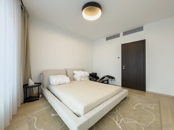 Prenájom 3 izbového bytu SKY PARK 81 m2, 2x parking - 7