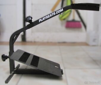Volant Logitech + gaming kokpit auta - 7