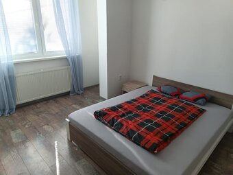 Na prenájom: 3-izbový zariadený byt so záhradou a altánkom - 7