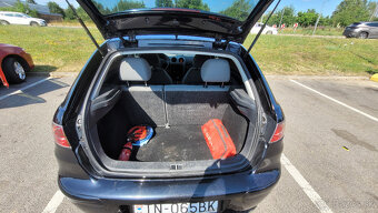 Predám Seat ibiza 1.2 - 7