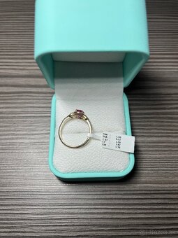 💍 Luxusný prsteň s prírodným rubínom a diamantmi - 7