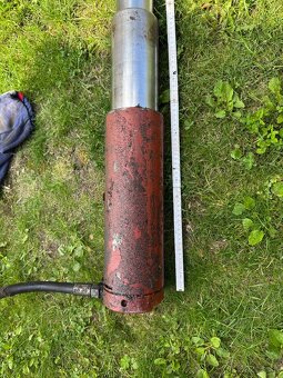Predám hydraulicky piest zo 7t vlečky - 7
