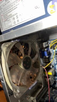 Thermaltake Tsunami, Enermax Zdroj - 7