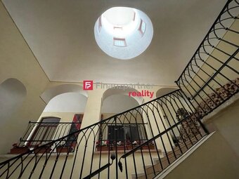 Pod konkatedrálou v pešej zóne klimatizovaný 2izb podkrovný - 7