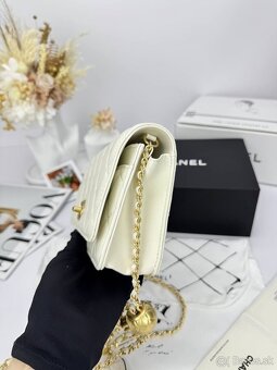 Luxusná dámska kabelka v štýle Milk Gold – elegantný dizajn - 7
