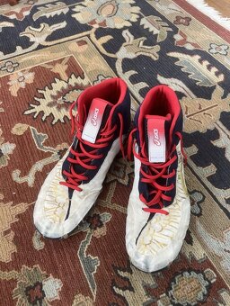 Asics agressor 4 white/rich gold 11,5 size - 7