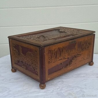 Starožitná velká dřevěná  truhla na šití - 7