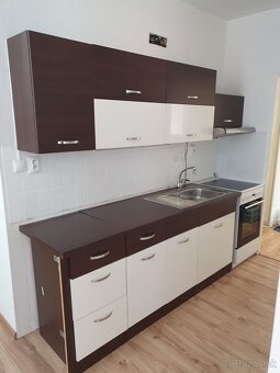 Veľký 3-izbový byt Trstená centrum - - 7