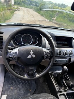 Mitsubushi L200 - 7
