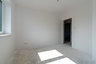 NA PREDAJ 4 IZBOVÝ RODINNÝ DOM V OBCI BELŽA | HOLODOM | POZE - 7