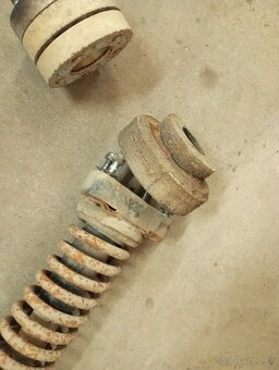 Rozpredám Jeep Cherokee KJ 2.5, 2.8crd - 7