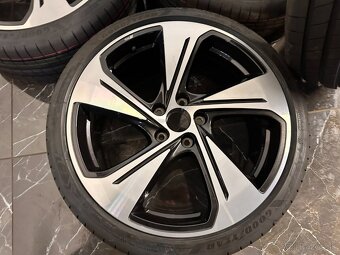 original audi a3 s3 r19 RS 8Y 8Y0601025CG letní - 7