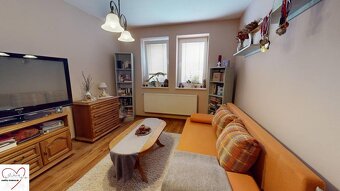 Zrekonštruovaný radový rodinný dom s veľkou záhradou v centr - 7