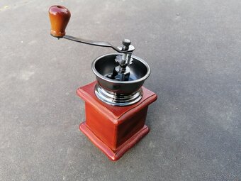 Predám starý mlynček Coffee - 7